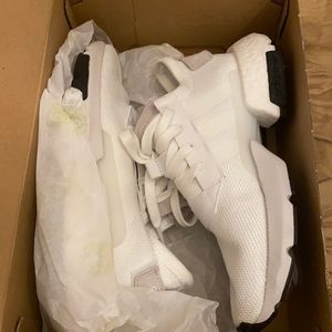 Excellent condition white sneakers. adidas